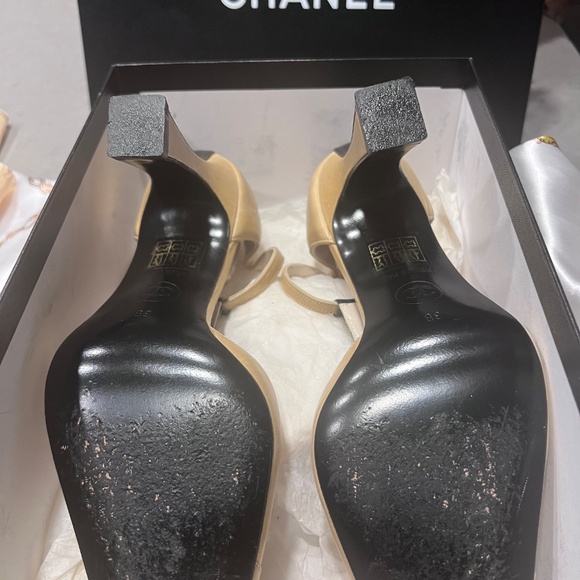 CHANEL High Heel in Beige and Black Smoothie Lamb Leather US 8 - Picture 7 of 7